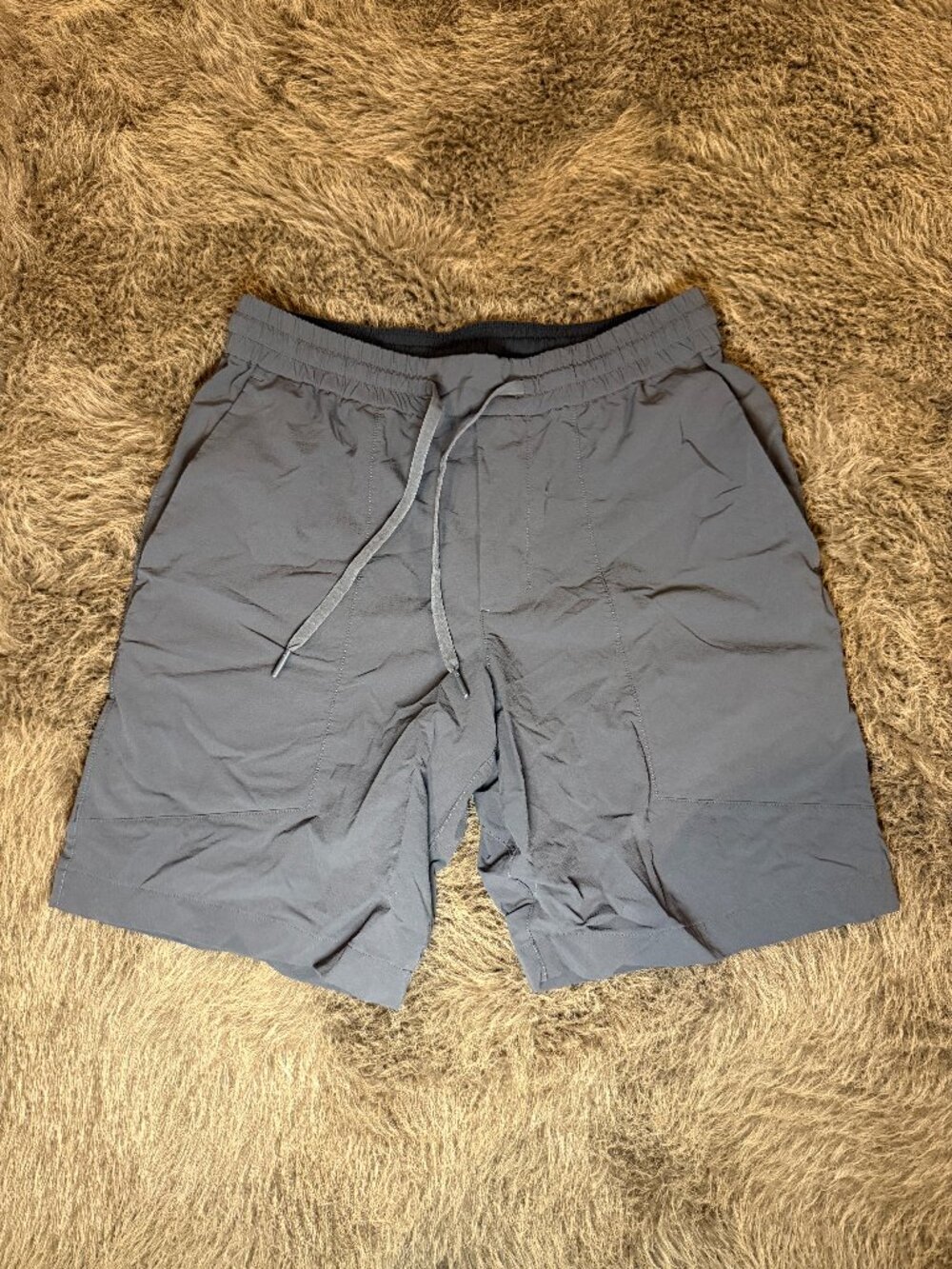 Lululemon Men's Athletic Shorts Size Medium Gray Drawstring Training Gym